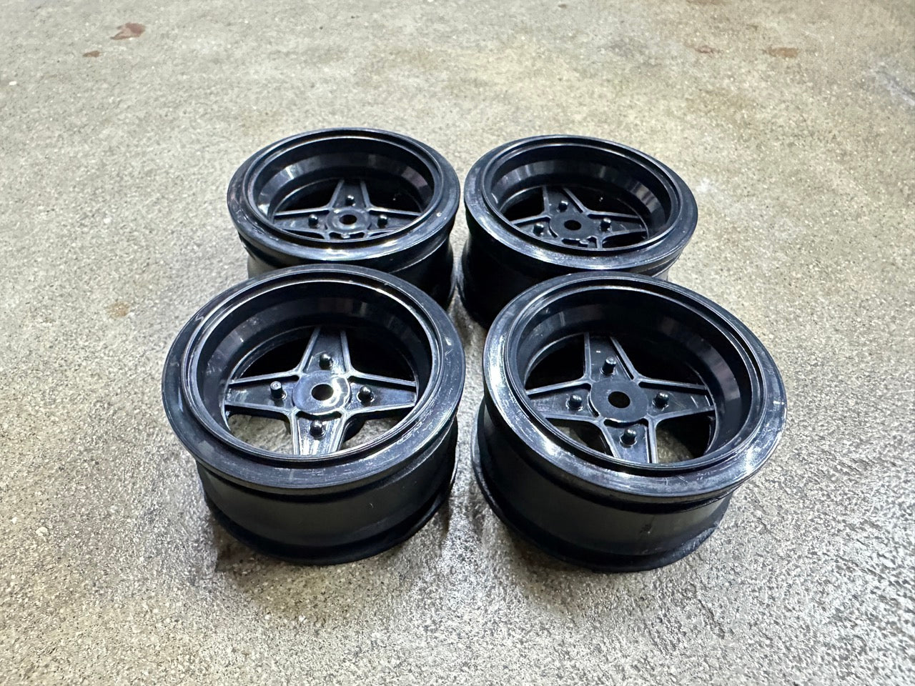 4 SPOKE - RACING HART TAKECHI FR 4H - 6MM OFFSET OLD SCHOOL INCHDOWN 1-10 RIMS - BLACK (4 PACK) [K SPORT] 4SPOKE-B6