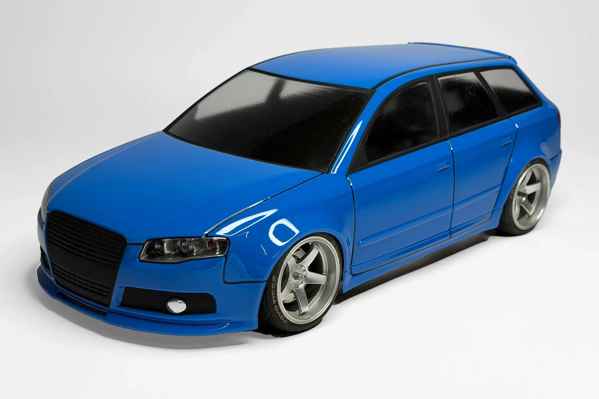 Audi Avant B7 RS4 Wagon 1-10 Body Set [APlastics] AP-RS4