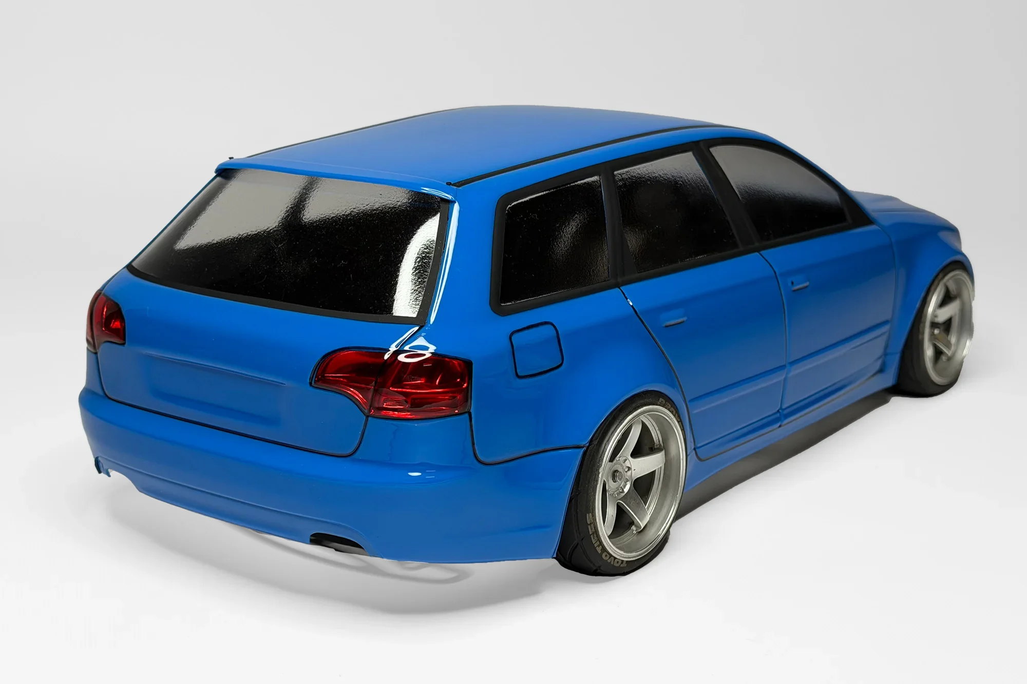 Audi Avant B7 RS4 Wagon 1-10 Body Set [APlastics] AP-RS4 - Image 2