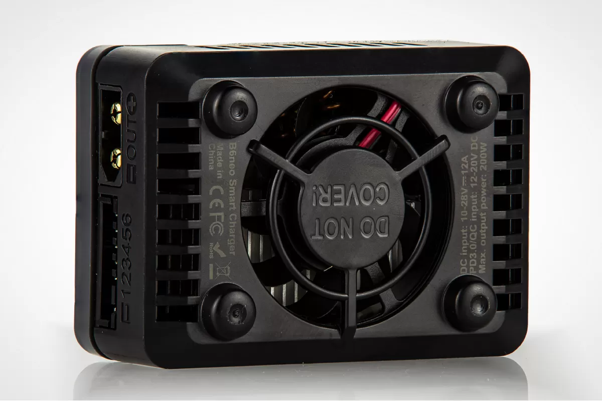 B6NEO 200Watt USB-C / DC Smart Charger - LiPo/LiFe/LiIon/LiHV/NiMH/NiCd/Pb  [SKY RC] SK-100198-02 - Image 2