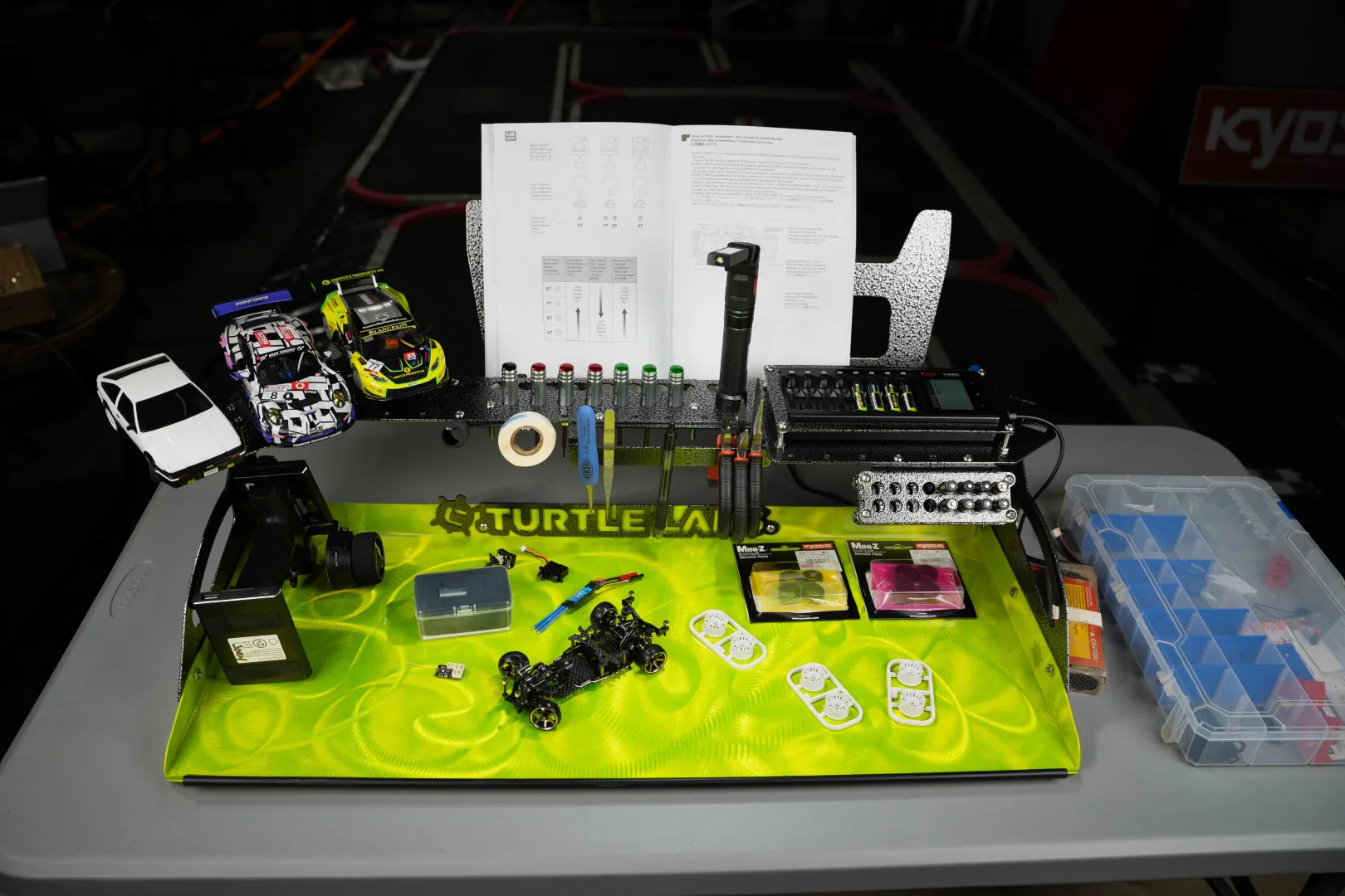 Field Bench - 1/28 Scale RC Pit Workstation for Kyosho Mini Z and Similar [Turtle Labs]