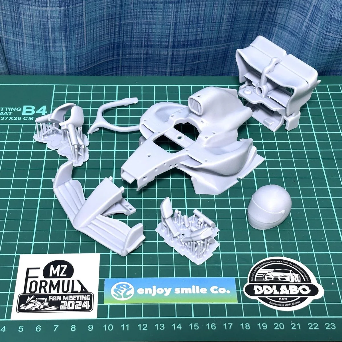 MZ FORMULA F23 (1/28 F1 Body Set) for MR-03 Mini-Z [MZ Formula] MZF-F23 - Image 4