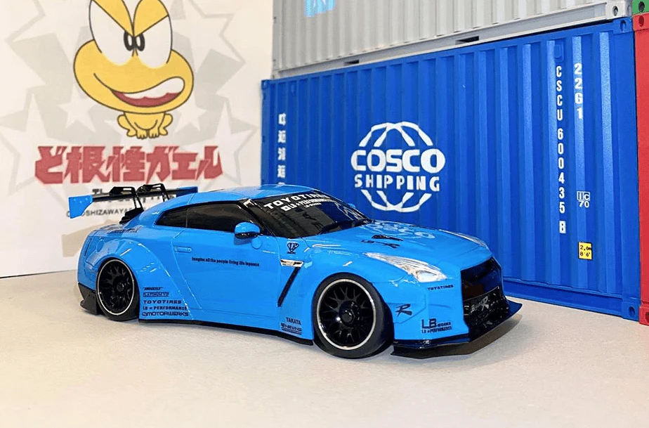 Nissan Skyline R35 Liberty Walk 1-28 White 98mm Body Set (HRC Arena x One Model) [One Model] MO100