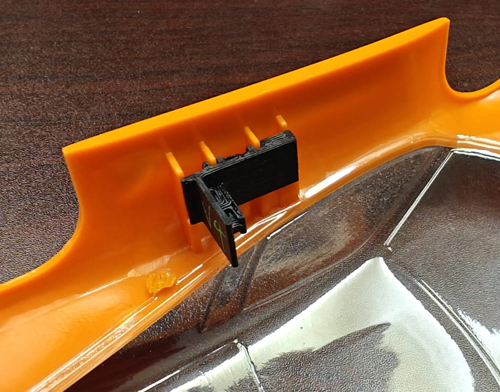 C9 ABS Body Side Clip for Reflex RX28 & MWX Chassis [PN Racing] 600524RX