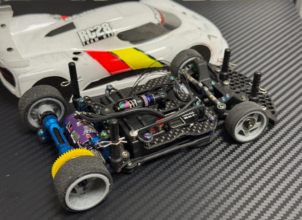 RC28 Pro Deck - 1-28 Carbon Fiber Conversion Chassis Kit [MWX] RC2-PD-001