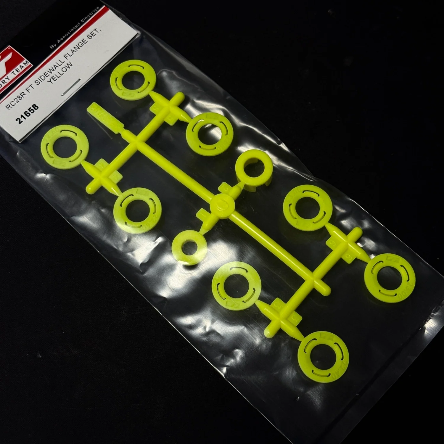 RC28R FT Sidewall Flange Set, Yellow RC28 [Associated] 21658