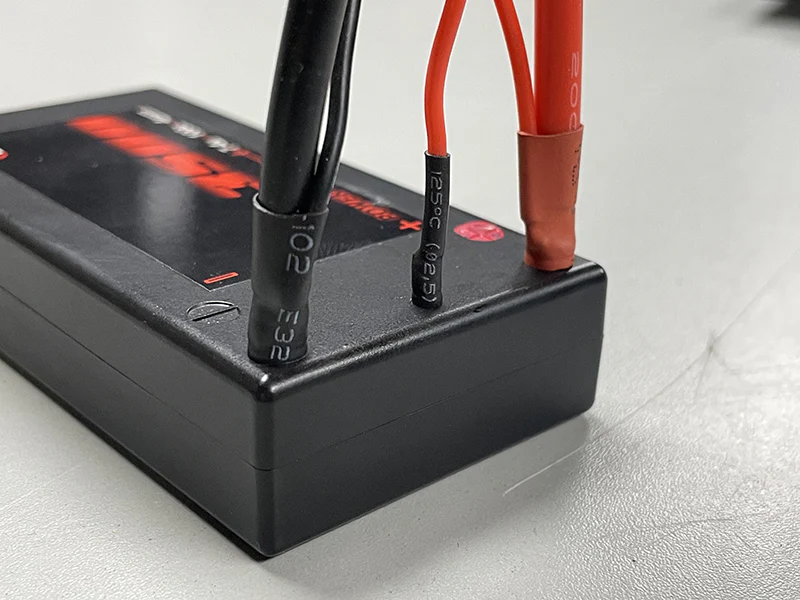 RED - REFLEX SHORTY LIPO 7.4v 2S 3500mah 100C Ultra Slim Lightweight Battery (w Cable 4.0mm Bullet to Deans) - 136g - 18.5mm Thick - 3500 mah - Image 2