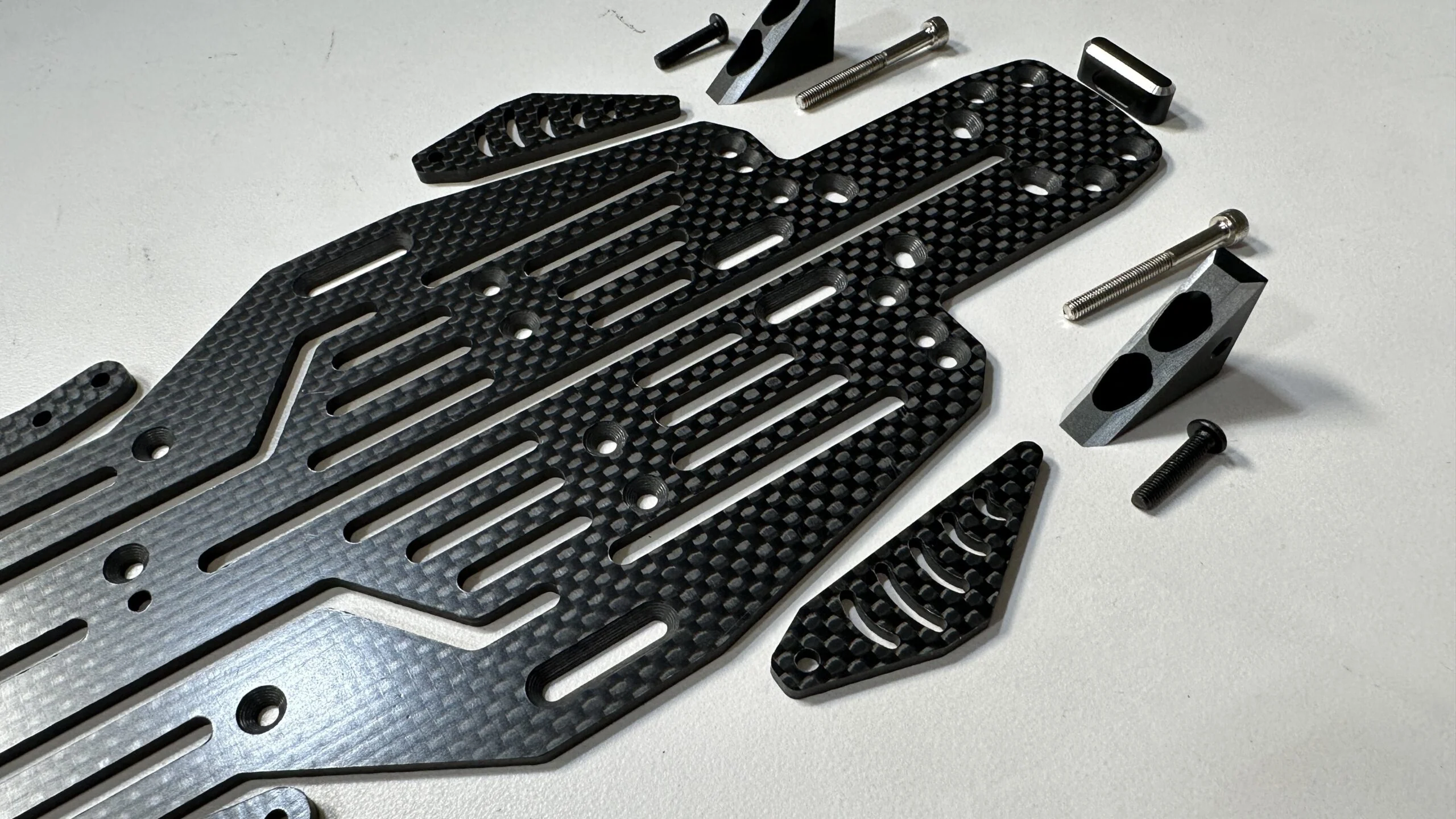 SHARK FIXED CHASSIS KIT - DDSS (fits RMX 2.5-SHARK trans) [RHINO RACING] RR-806 - Image 3