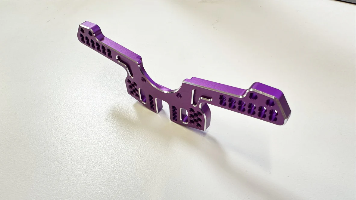SHARK - Optional NARROW Rear Shock Tower Set - RED PURPLE BLACK [Rhino Racing] - Image 2