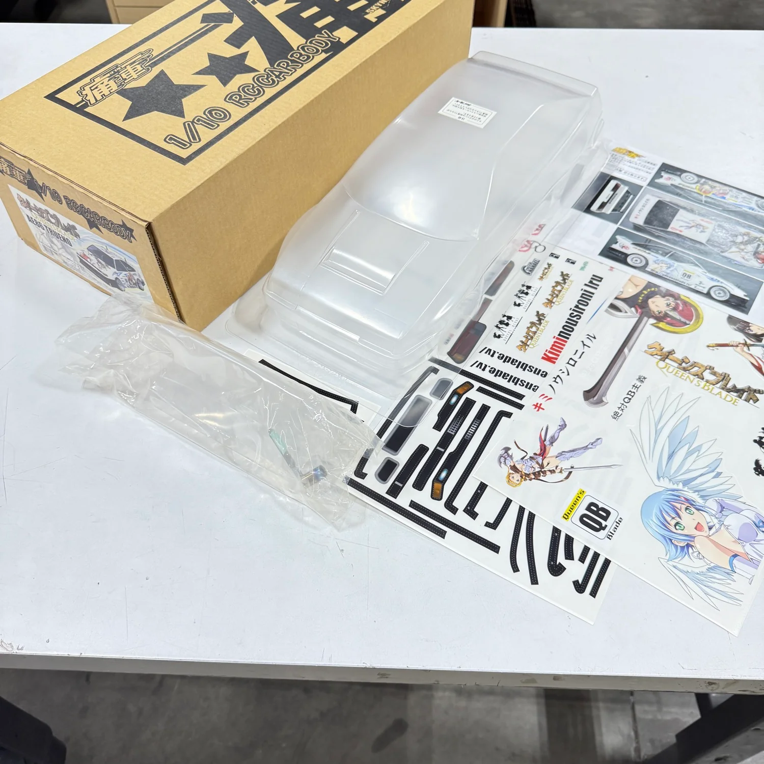 Itasha Toyota Corolla AE86 Trueno Queens Blade Livery w/ Wing 1-10 Body Set *Discontinued NOS* SKYNET  [Aoshima]