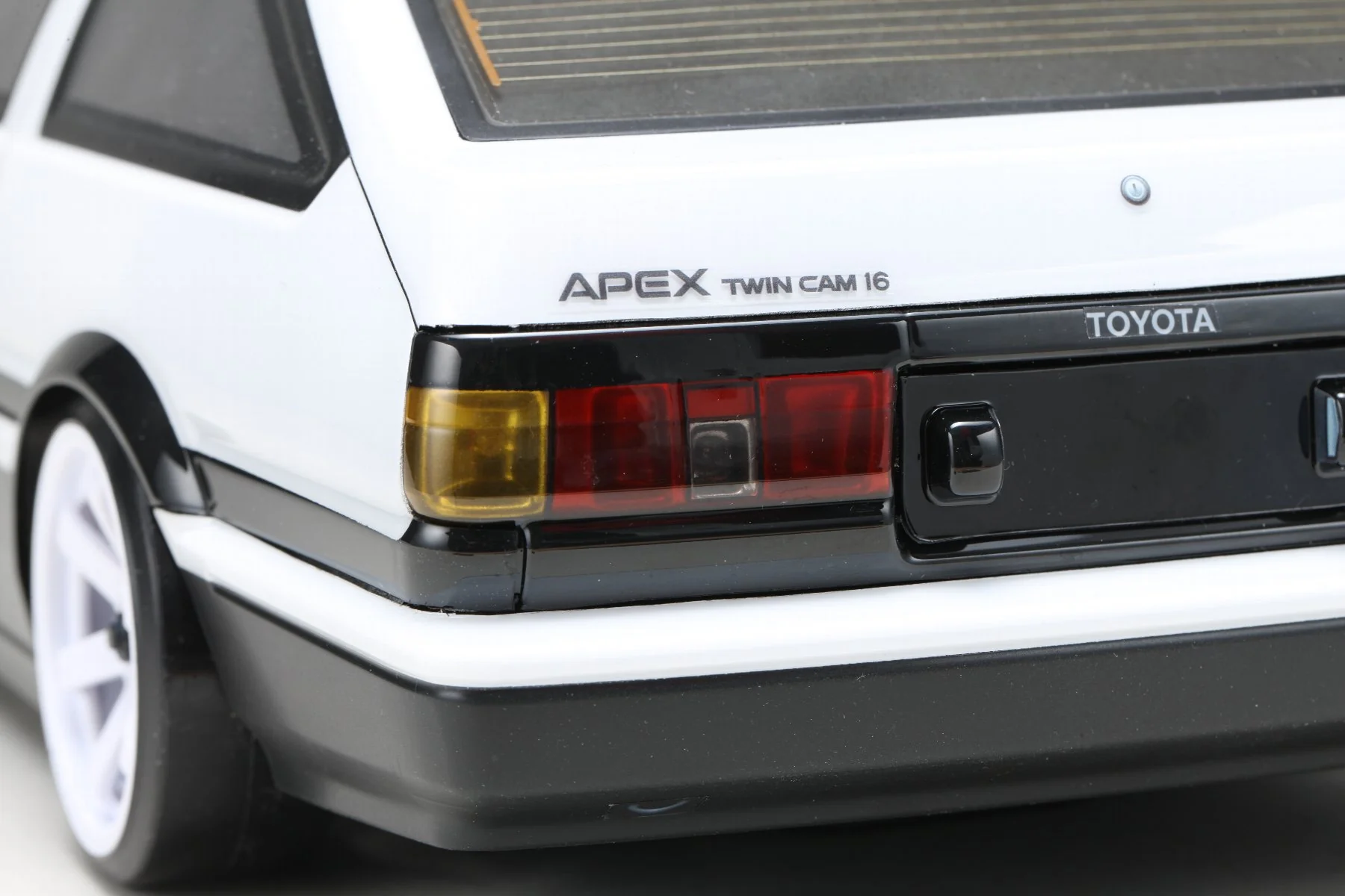 PREORDER: TOYOTA Sprinter Trueno (AE86) 3-Door Body Set 1-10 Clear Lexan [Yokomo] SD-AE86T3B - Image 7